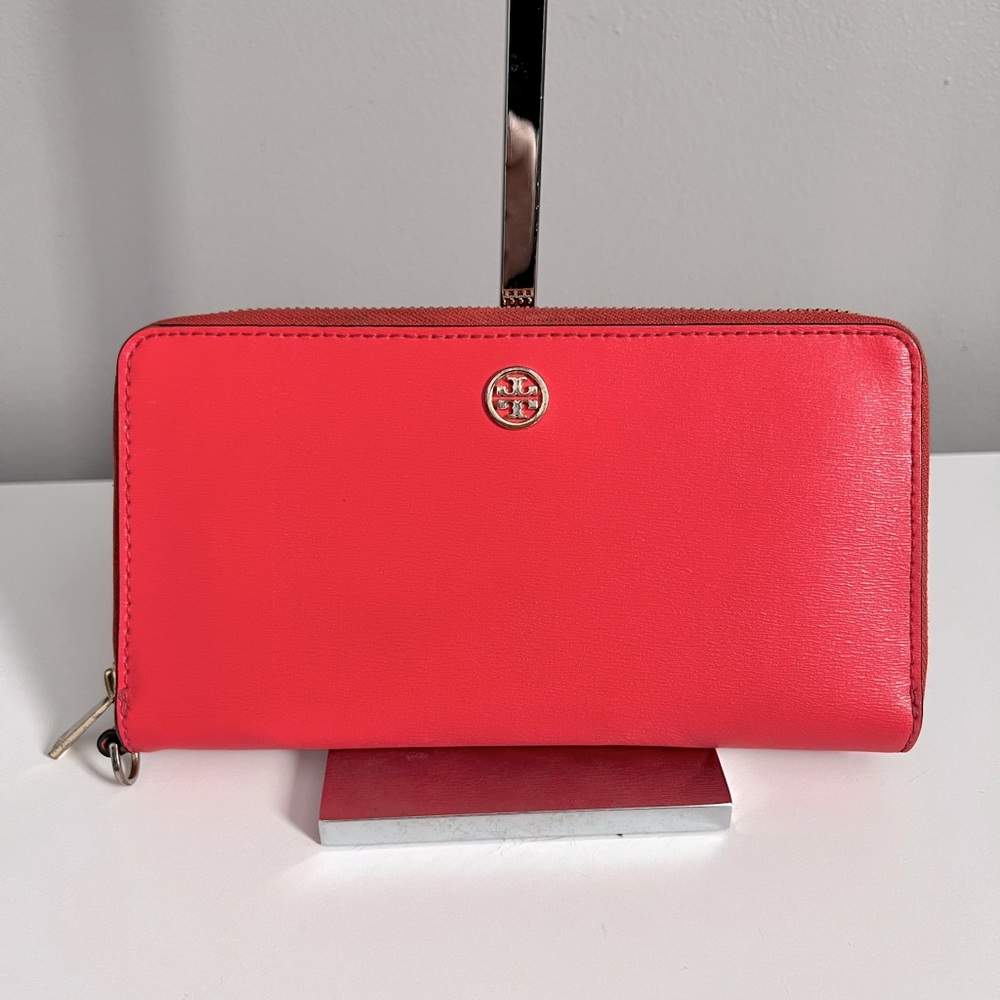 Tory Burch Robinson Zip Leather Continental Wallet Used